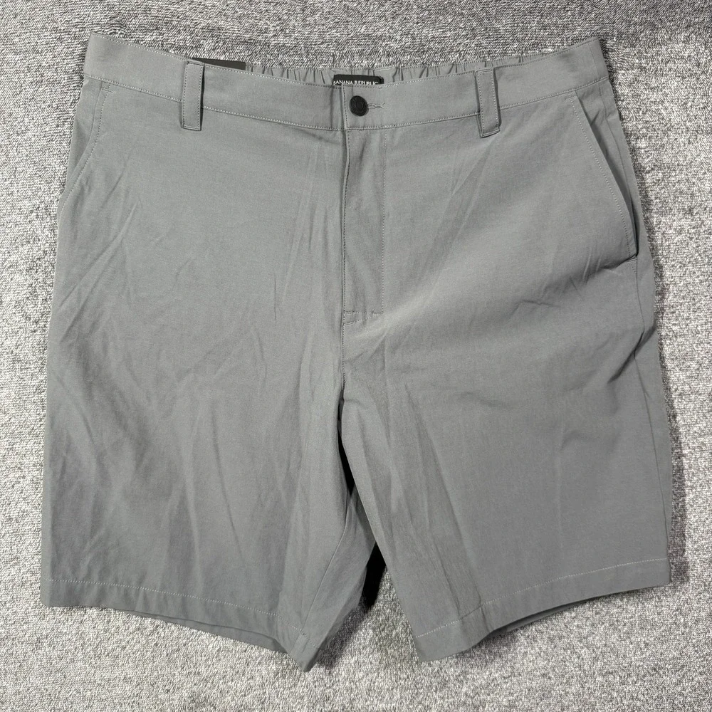 Banana Republic Shorts Size 40 Mens Gray Comfort Flat Front Stretch Wicking